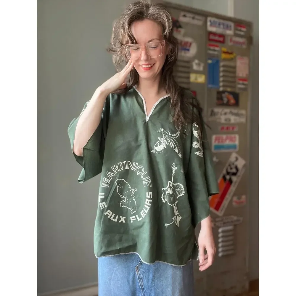 Vintage 90s Bell Sleeve Tunic | Ile Aux Fleurs Map Print | Flared Sleeves | M–XL - Picture 2 of 9